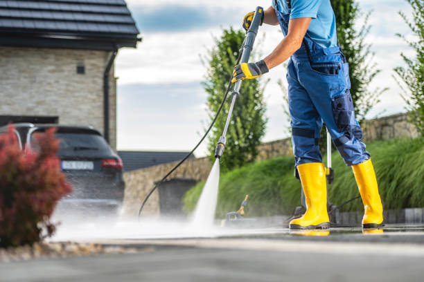 Best Garage Pressure Washing  in Delafield, WI